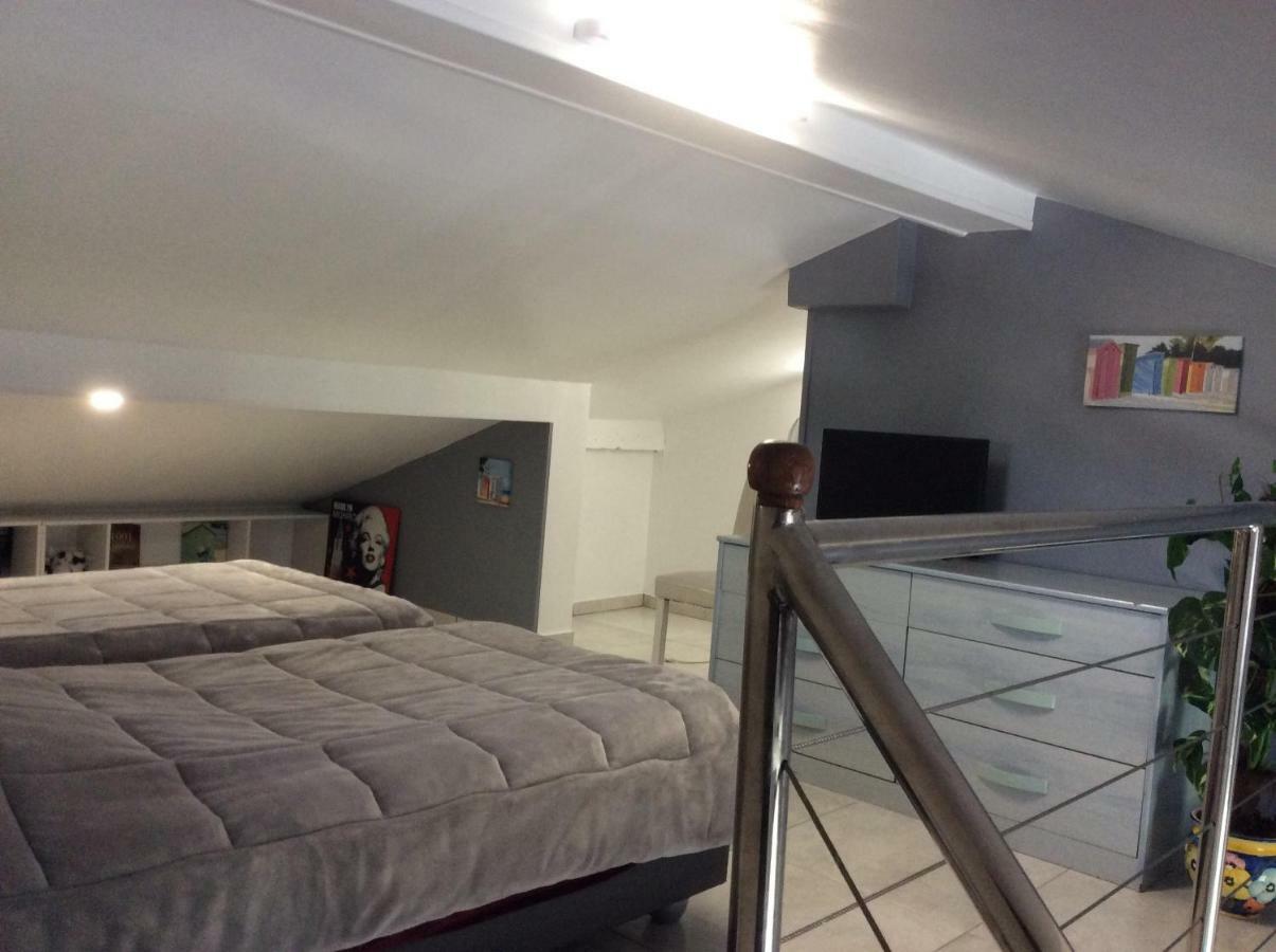 Appartement de vacances au 1er étage 45m2 Antibes Esterno foto